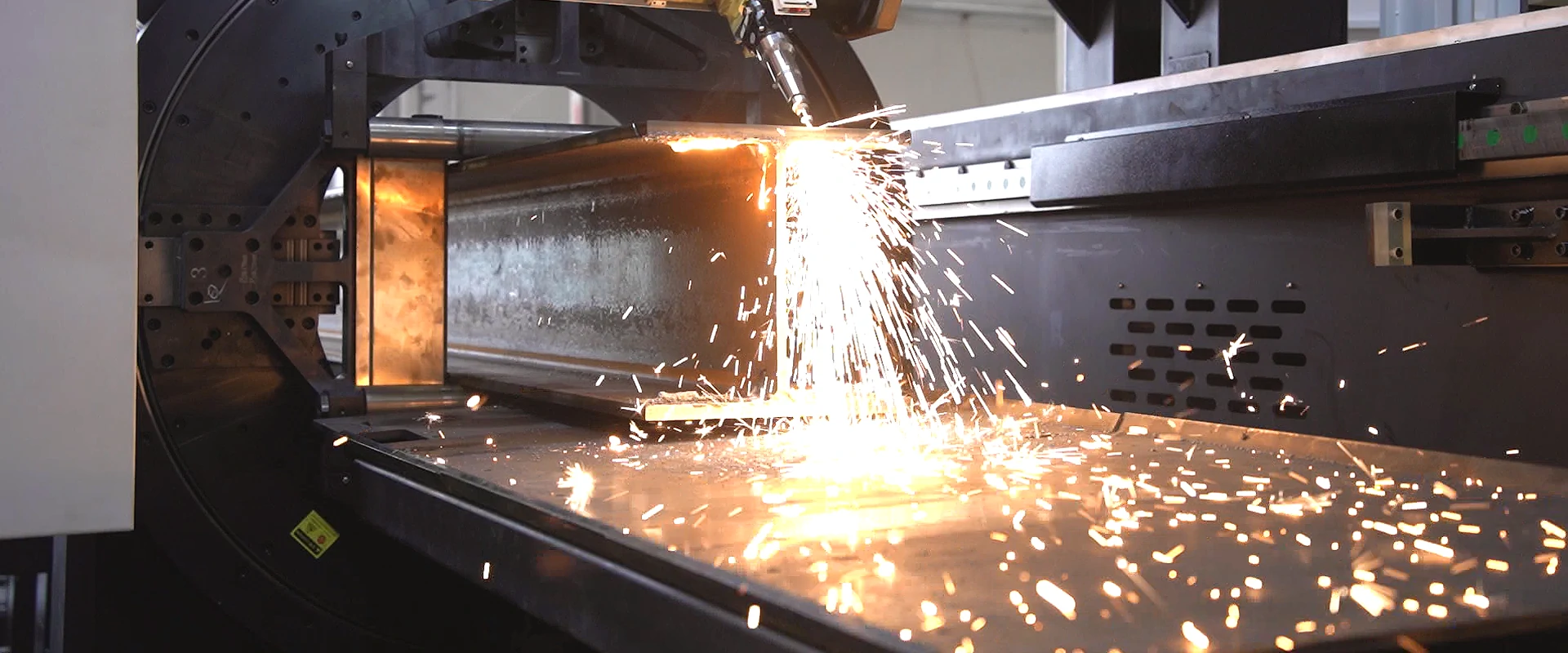 Тест за рязане на машина за лазерно рязане на тръби.webp